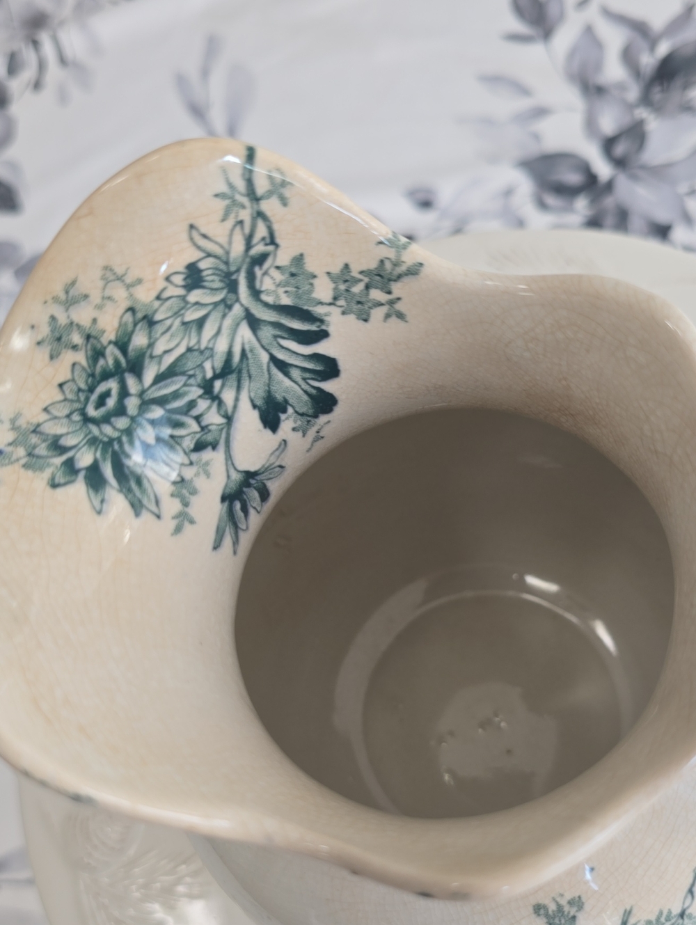 Vintage Buffalo Pottery Chrysanthemum Pitcher Vase Semi Vitreous - Picture 8 of 15